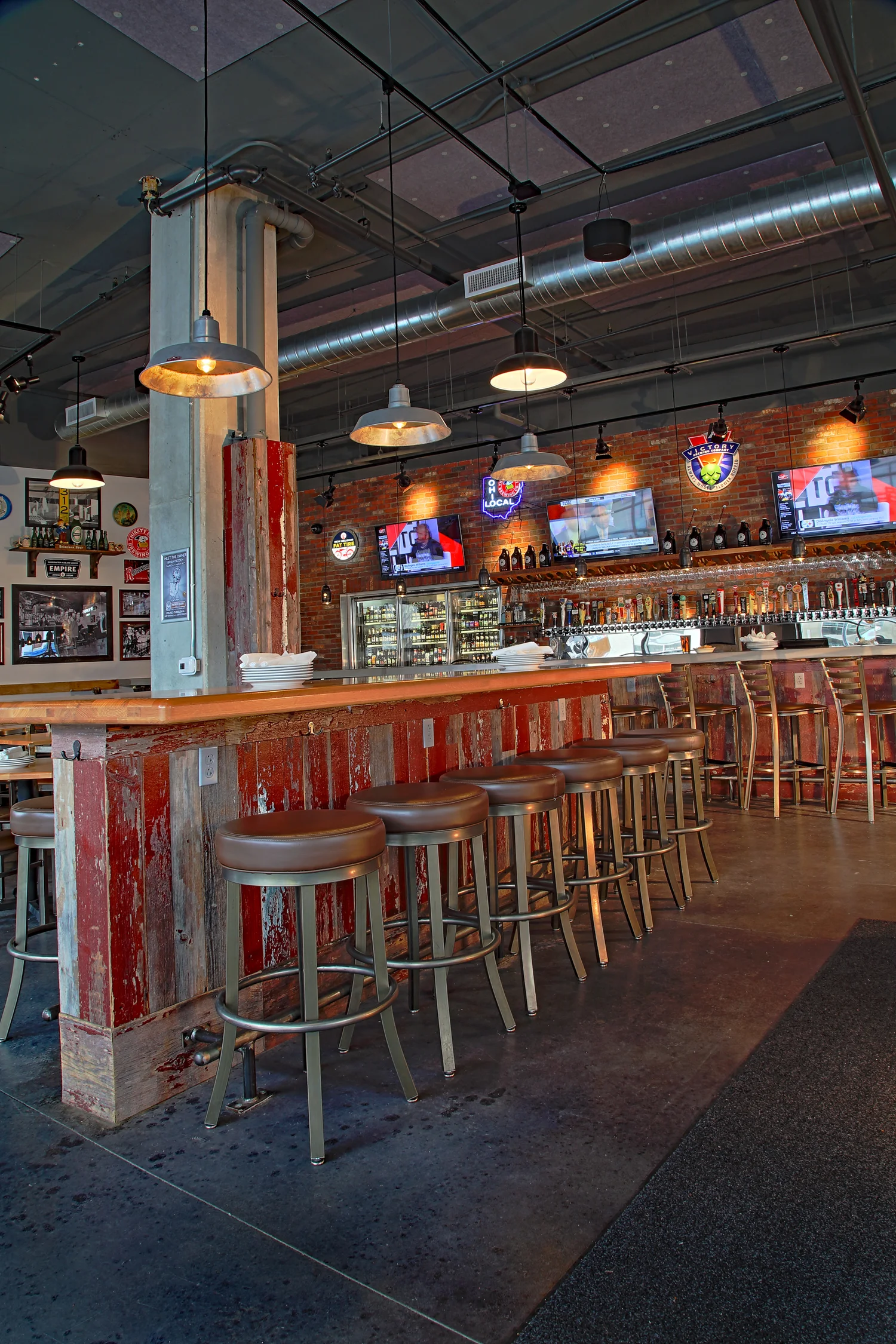 BEERHEAD BAR & EATERY // THE FLATS CLEVELAND, OH — RUSTBELT RECLAMATION