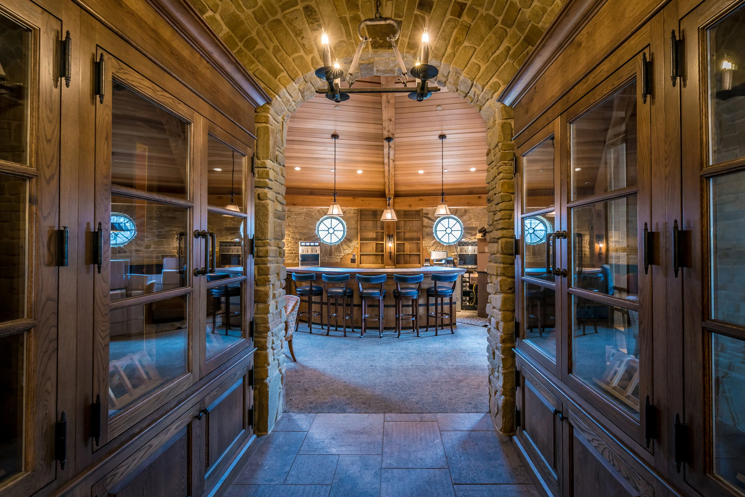 Cru Uncorked // Moreland Hills, Ohio — RUSTBELT RECLAMATION