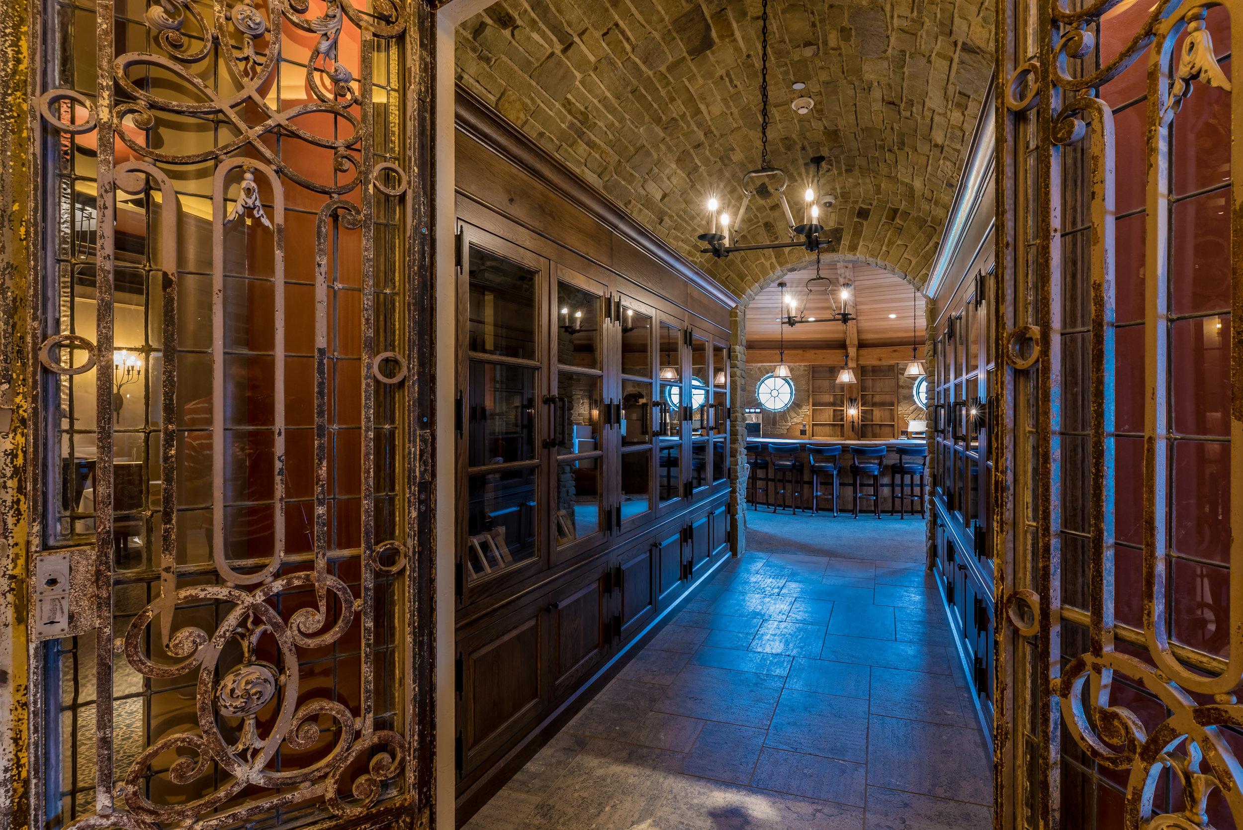 Cru Uncorked // Moreland Hills, Ohio — RUSTBELT RECLAMATION