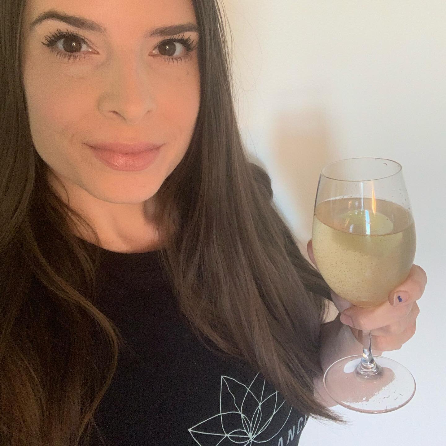 Any guesses what I&rsquo;ve been drinking lately? It&rsquo;s not alcohol or product ;) 

I&rsquo;ll post the simple recipe tomorrow and hopefully you&rsquo;ll feel the benefits that I&rsquo;ve been feeling too!

.
.
.
.
.
.
.
.
.

#fraservalley #fras