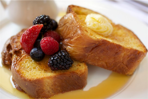 French Toast with Mixed Berries