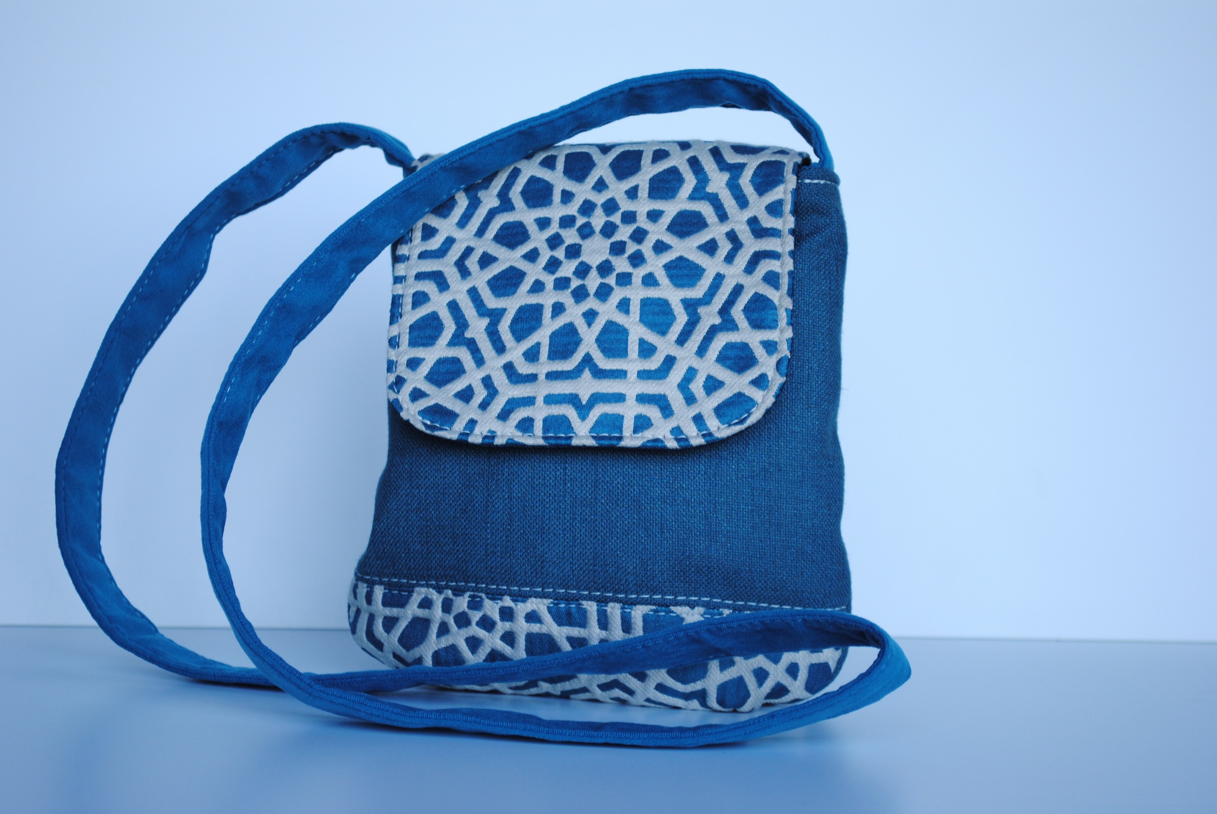 Star Geometric Small Flap Purse