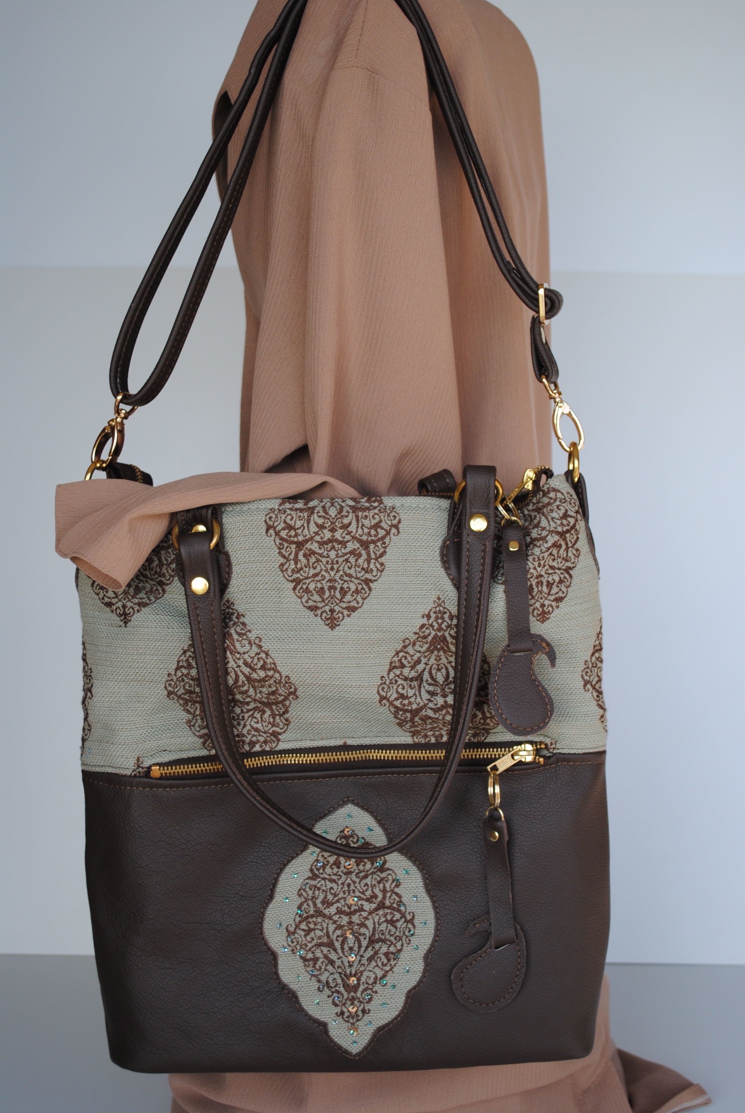 Nilgoon Executive Transformable Bag in Brown Leather and Fabric