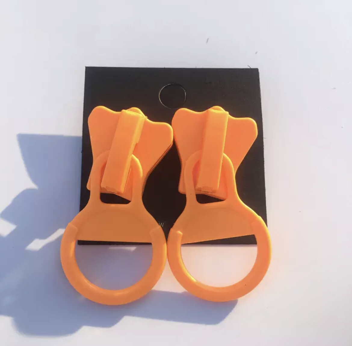 77D2C940-D1A6-4821-AD9E-F7D36AA037B2