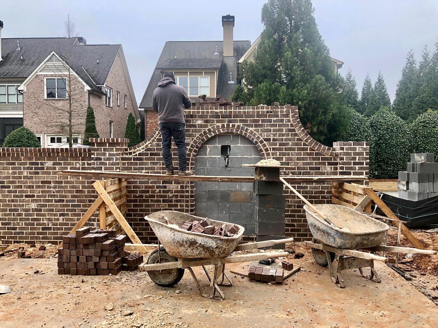 Let&rsquo;s take a look at one of our favorite features of the home we checked in on back in March! This Berkeley Lake home is going to have a custom-designed fountain as a focal point for the backyard garden! 
We love to see the progress on projects