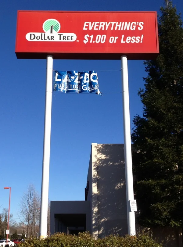 Dollar Tree Store Sign