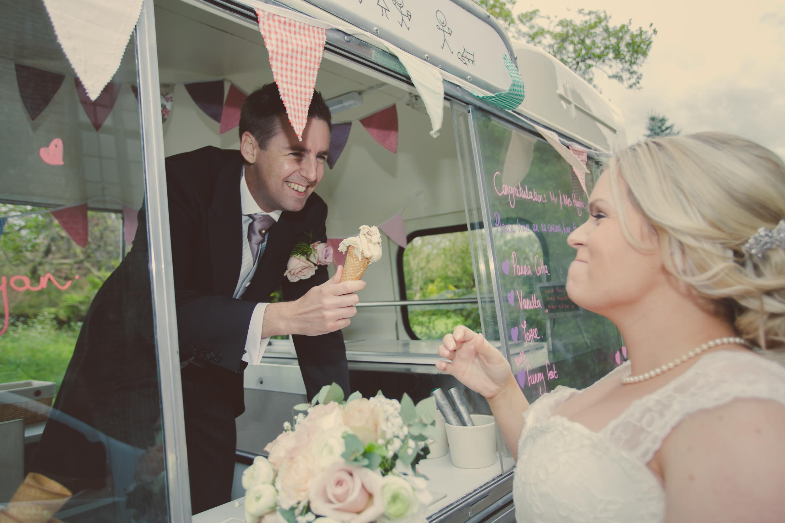 011 - Betsy's Vintage Ice Cream Van www.betsysemporium.com - Choe and Ryan's Fine Art Wedding Photography by Pamela and Mark Pugh Team MP www.markpugh.com - SOCIAL MEDIA IMAGE - Do NOT edit this image without consent -0536.JPG