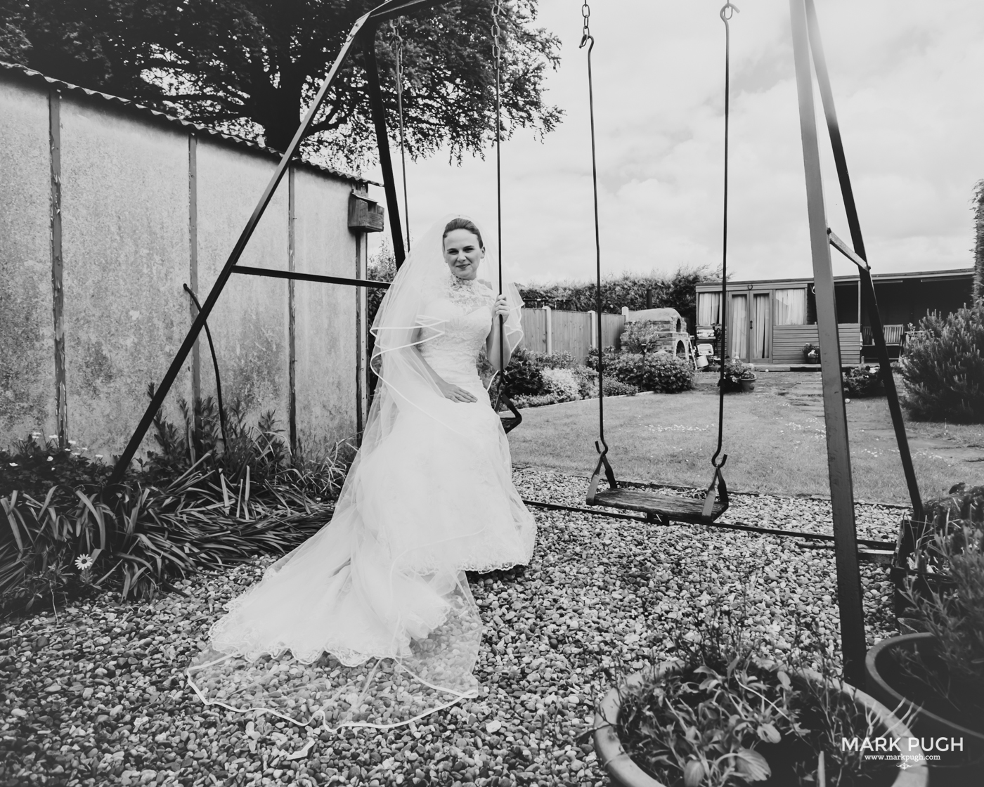 051- Laura and Peter - Wollaton Hall Wedding Nottingham UK by Mark Pugh www.markpugh.com.jpg