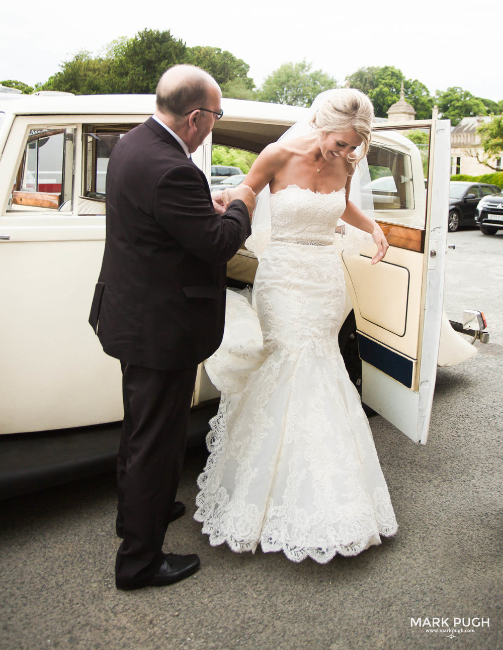 066 - Leah and Andy - fineART wedding photography at Stoke Rochford Hall NG33 5EJ by www.markpugh.com Mark Pugh of www.mpmedia.co.uk_.JPG