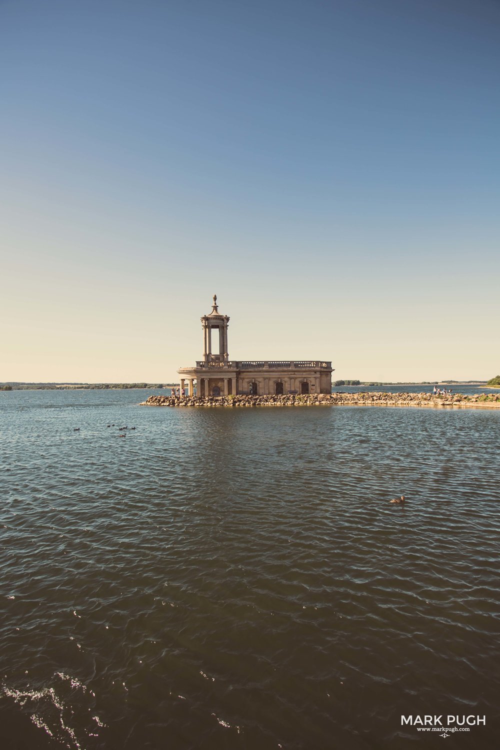 072 - Fliss and Jamie- fineART wedding photography at Rutland Water UK by www.markpugh.com Mark Pugh of www.mpmedia.co.uk_.JPG