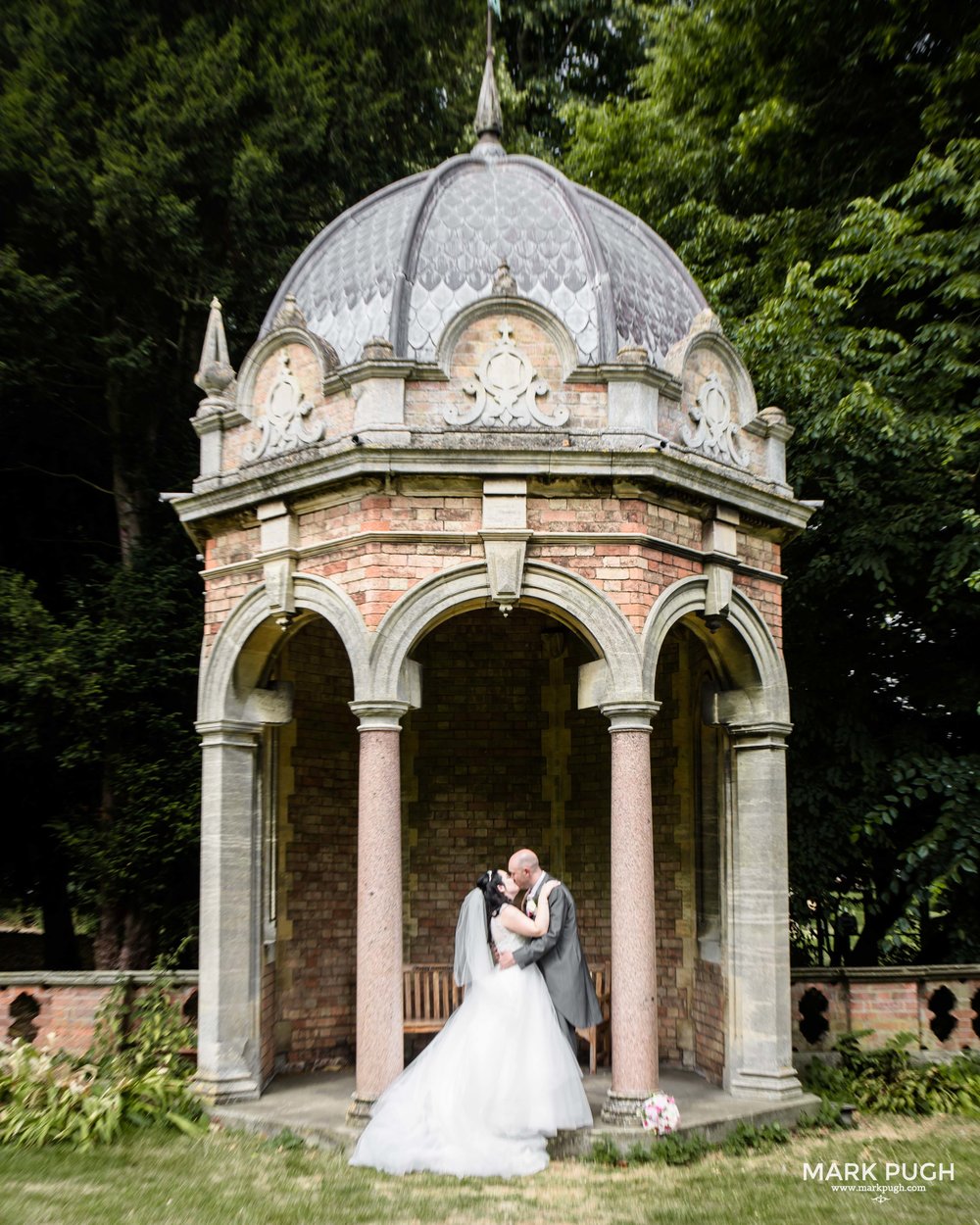 082 - Lauren and Tim - fineART wedding photography at Kelham Hall Newark UK by www.markpugh.com Mark Pugh of www.mpmedia.co.uk_.JPG