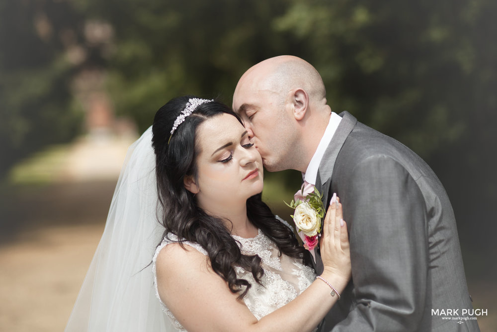 072 - Lauren and Tim - fineART wedding photography at Kelham Hall Newark UK by www.markpugh.com Mark Pugh of www.mpmedia.co.uk_.JPG