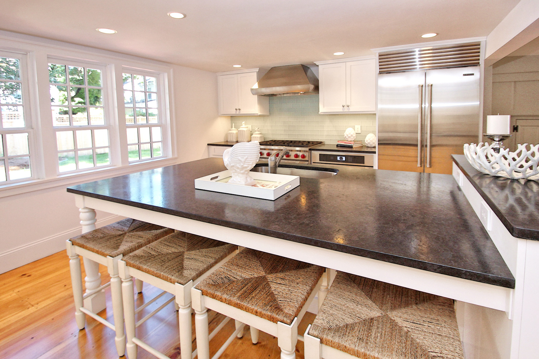 14 Kitchen.jpg