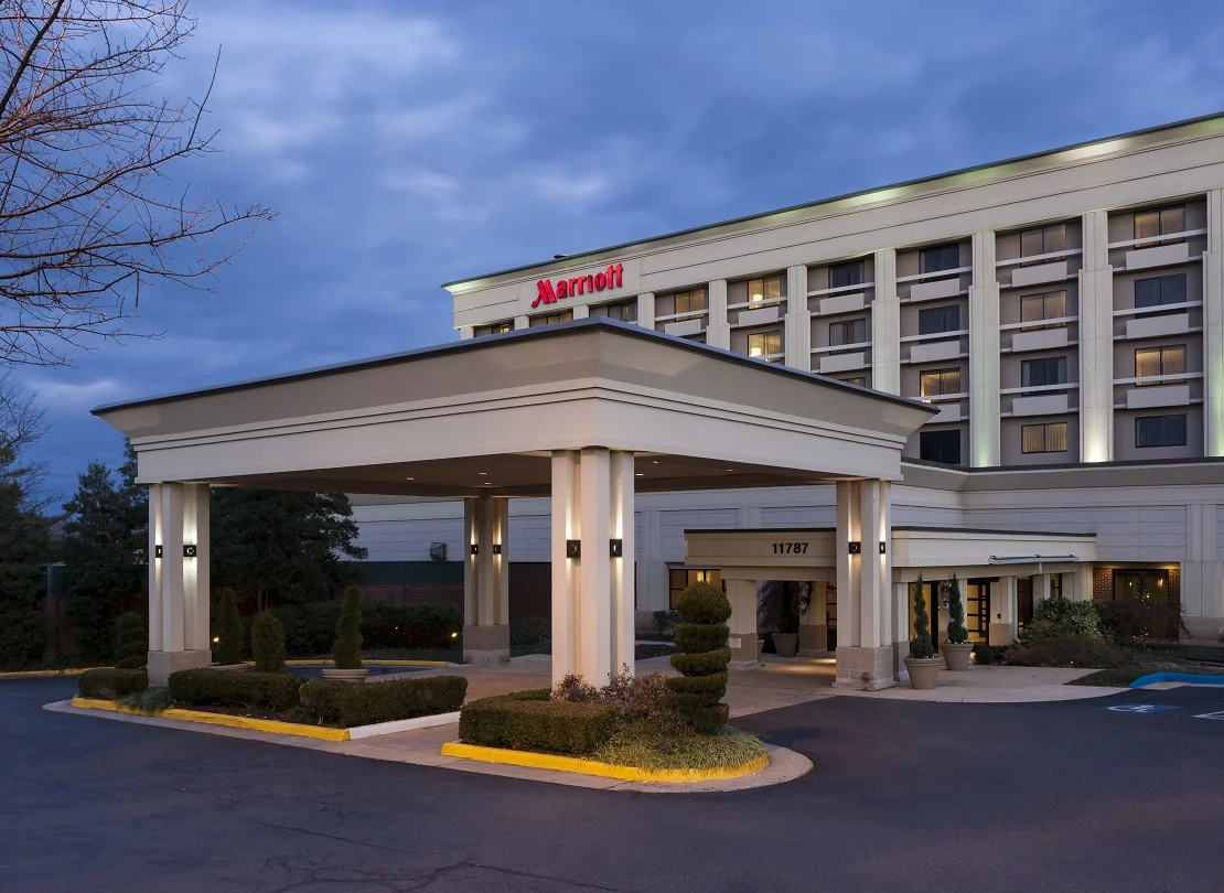 Book your room block and get a deluxe suite for your wedding night