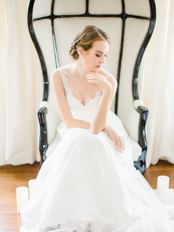 PearlHsiehPhotographyLLC_PearlHsiehcom_FrenchBridalStyle096_low.jpg