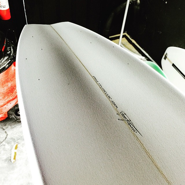 Just a little single to double concave to start the day. Custom quad performance swallow tail #sjsurfboards #quad