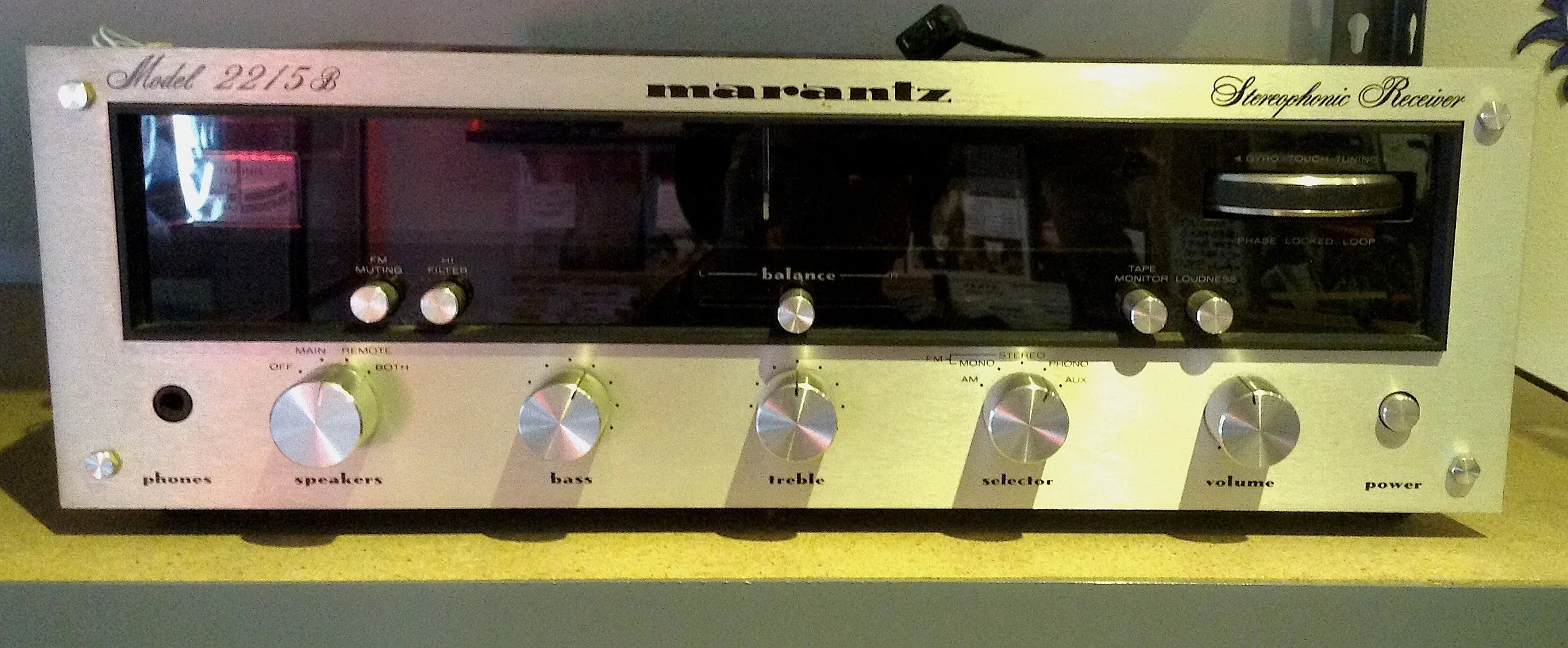 Marantz 2215b Receiver.