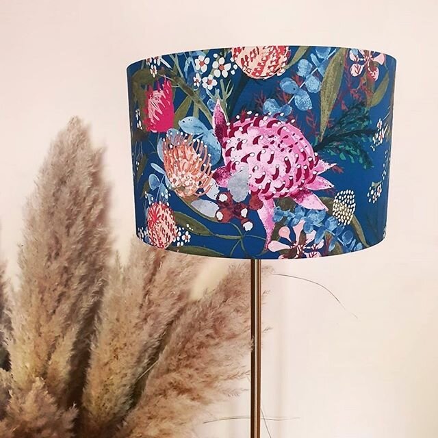 Loving this lamp by @livslamps using one of my floral designs. Fabric can be found at www.Shop NeridaHansen.Com #floraldesign #australiana #nativeflowers #waratah #protea #lampshade #australiandesign