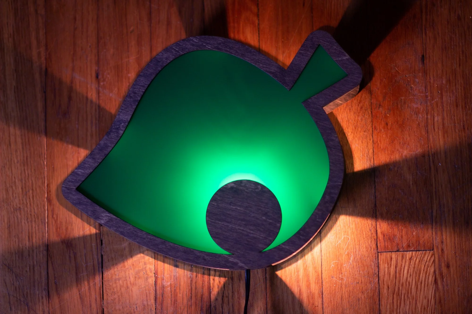 Animal Crossing green leaf wall mountable lamp — TheBkPk