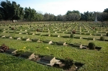 Thanbyuzayat Cemetery