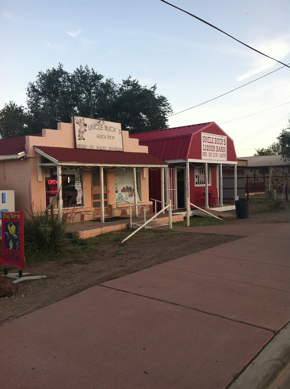  Drive-through liquor store 