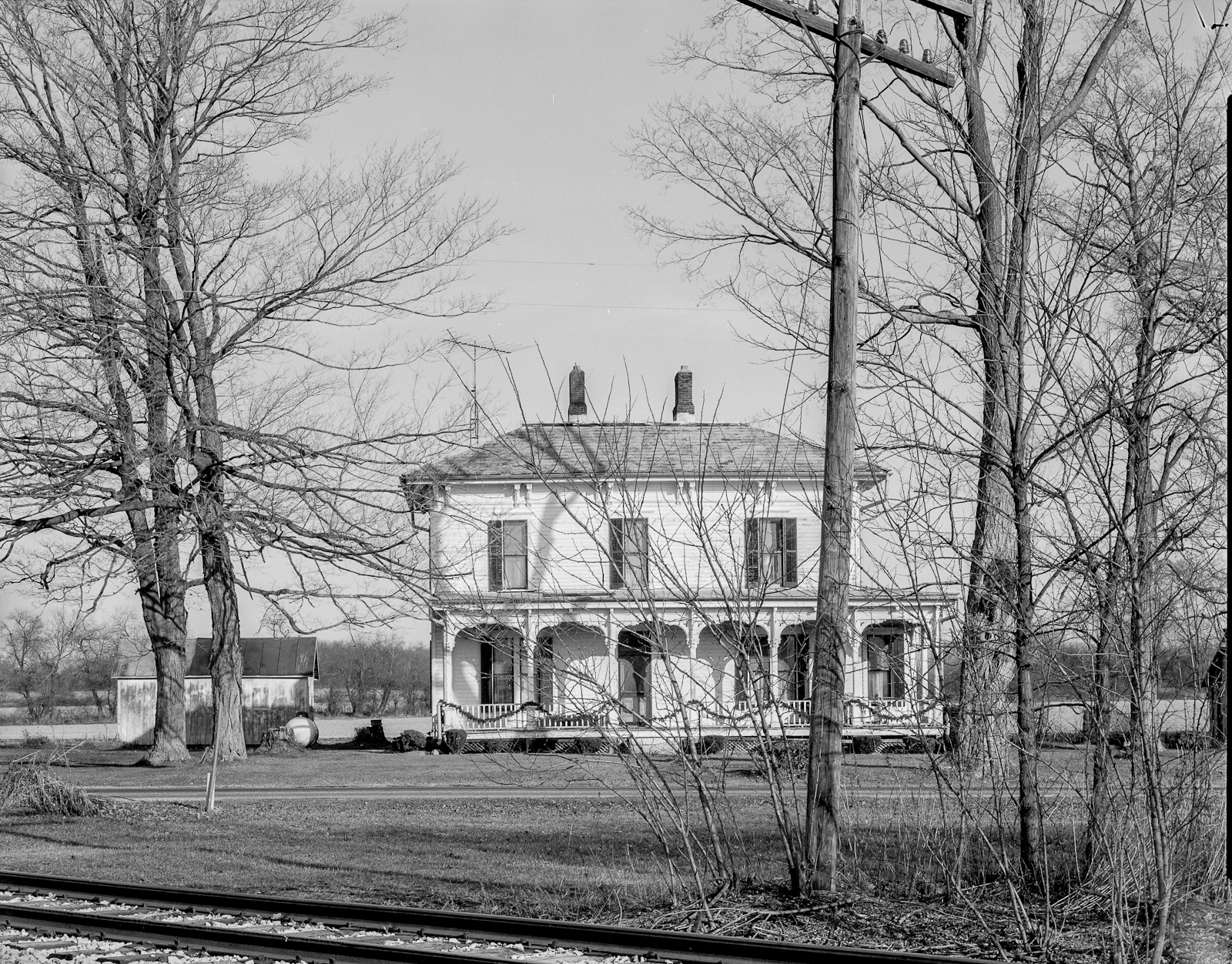 November 1997 - Victorian farmhouse by Railroad, State Route 13, Knox Co., OH