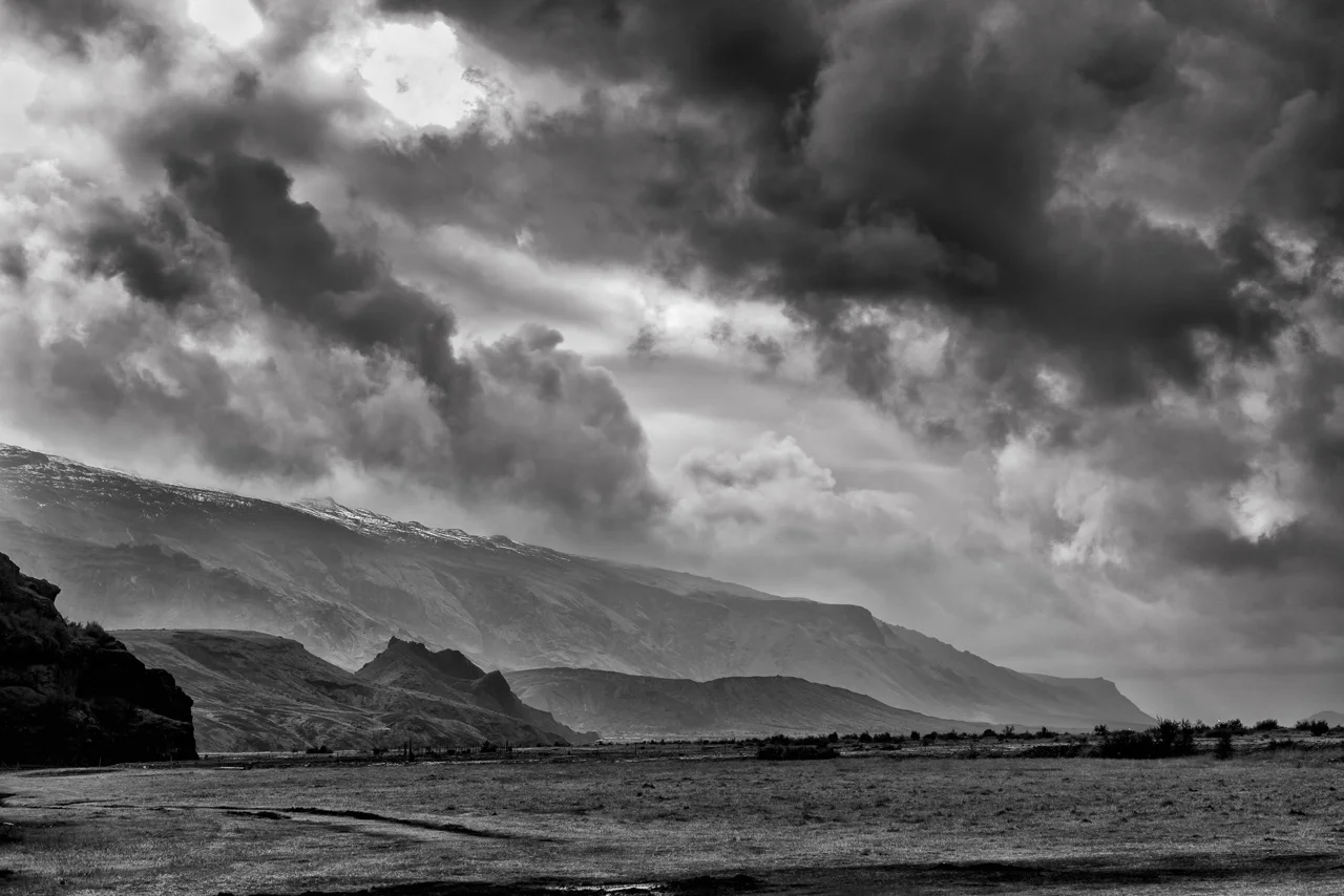 Below Mt Eyjafjallajokull Lakagigar 2013.jpg