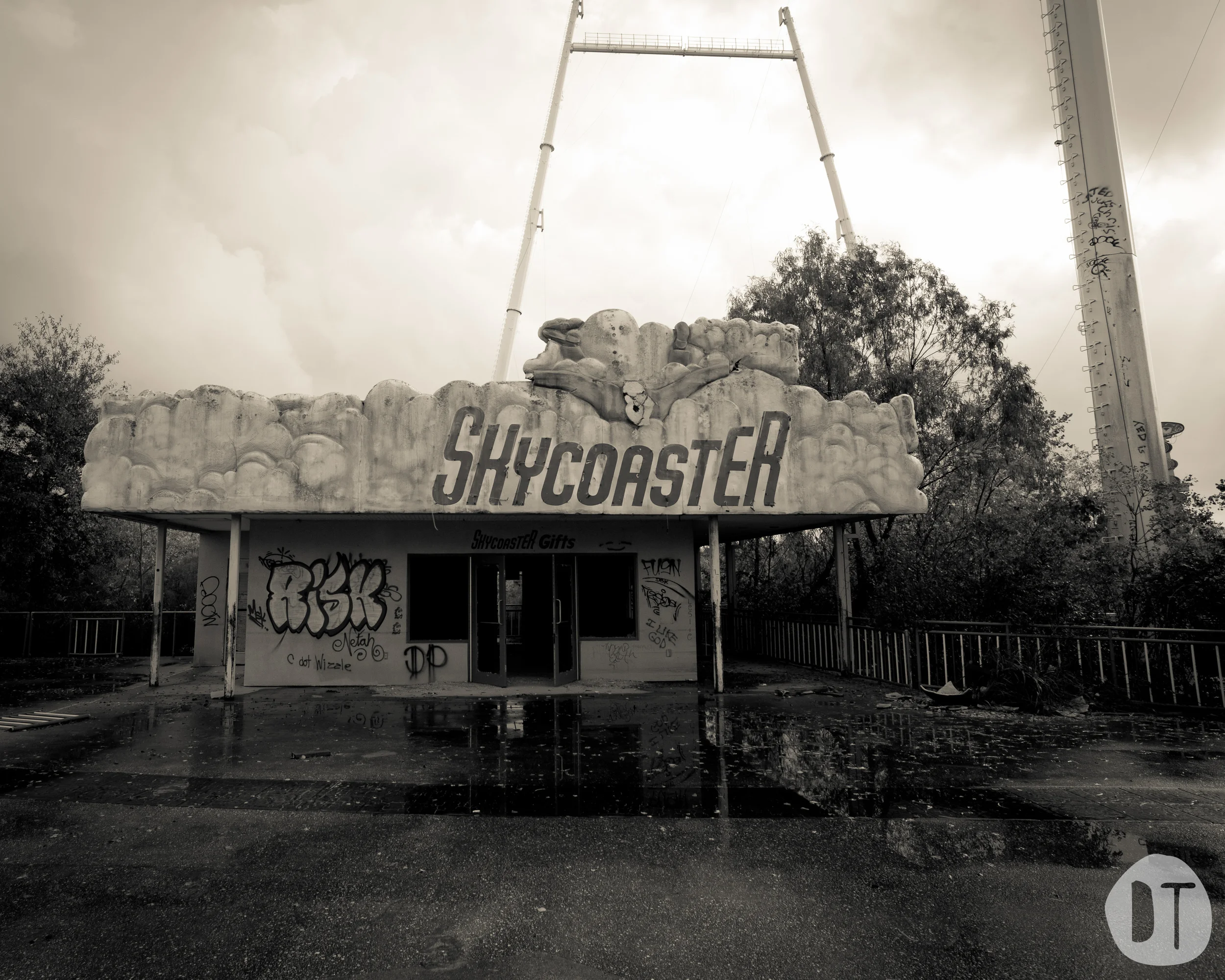 Six_Flags_06.jpg