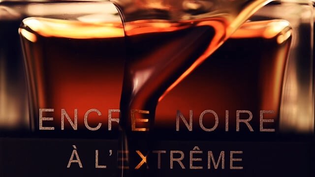 Lalique Encre Noire à L'Extrême Mood Video