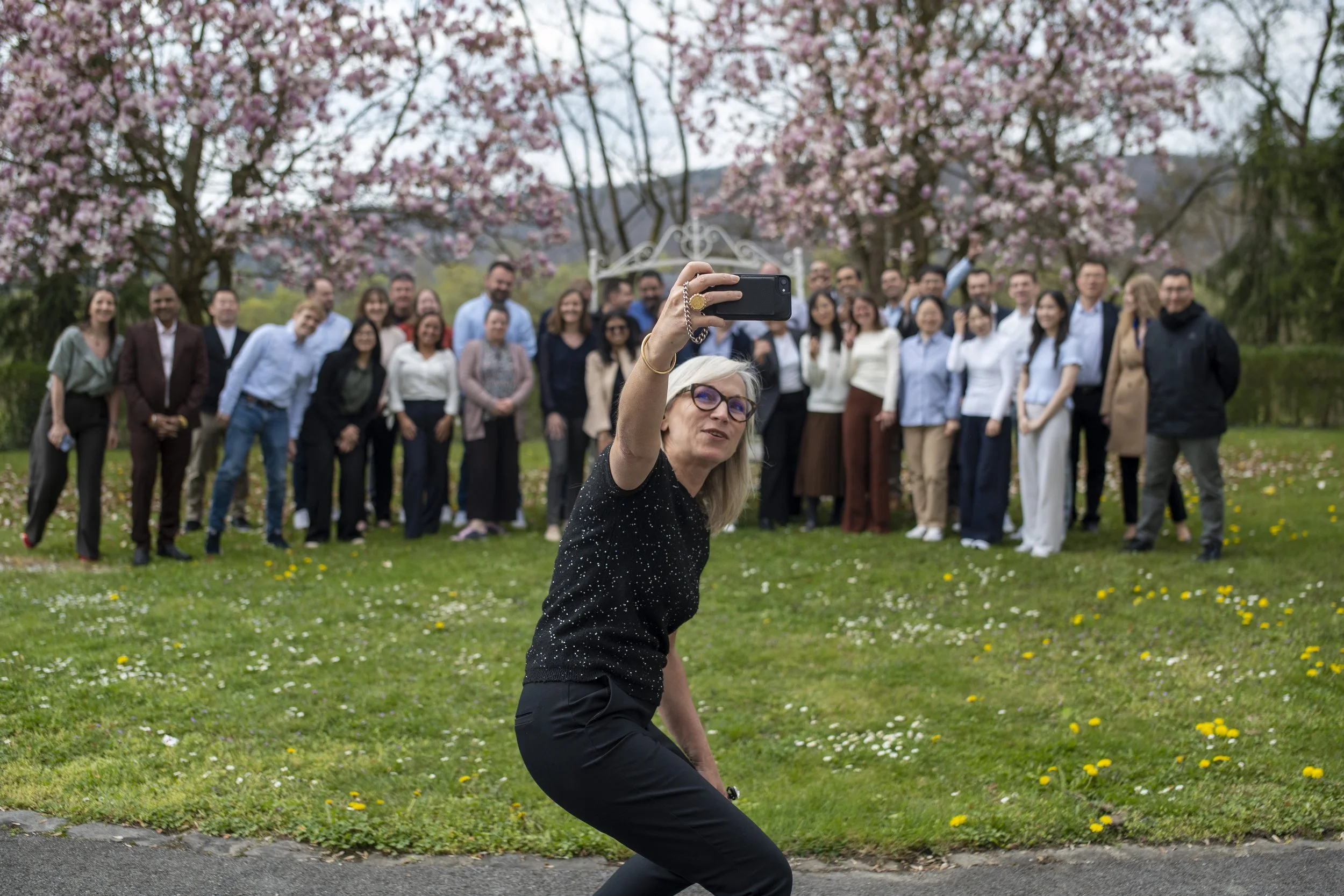 Céline Schillinger with Thyssenkrupp Rothe Erde volunteers