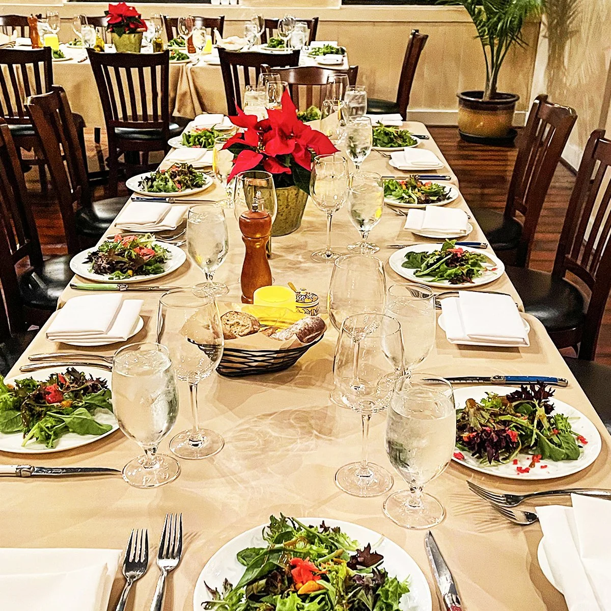 BrasserieProvencePrivate HolidayParties2Ltr.jpg