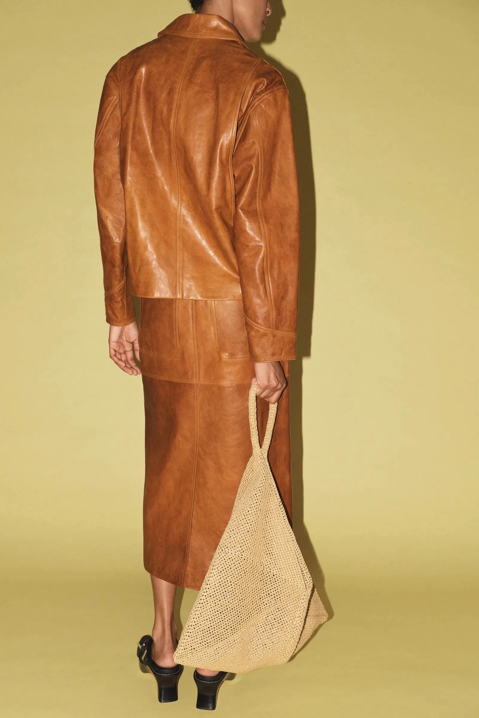 00008-alc-spring-2025-ready-to-wear-credit-brand copy 2.jpg