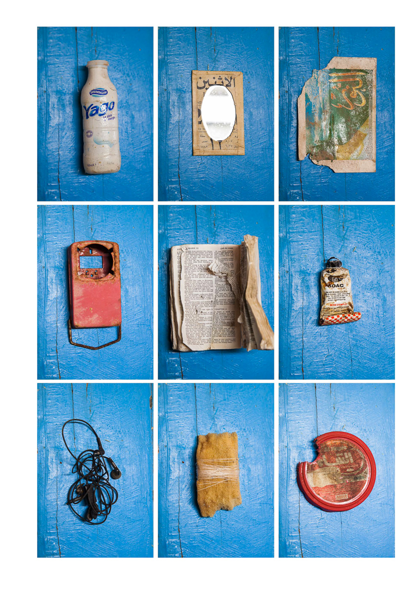  Objets récupérés dans les bateaux échoués par le collectif Askavusa. Une centaine objets accumulés et rangés au sein du Porto M. Un lieu de mémoire symbolique dédié aux migrants refoulés de Lampedusa. Juillet 2014 