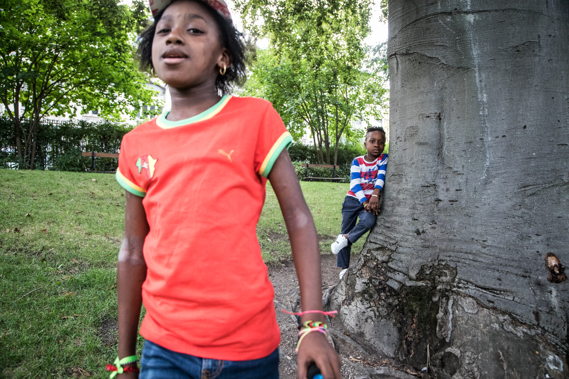 Dora, 10 ans, et Pharell, son petit-frêre, 6 ans, profitent de leur dernier jour de vacances avant la rentrée scolaire dans l'établissement Alphonse Daudet à Clermont-Ferrand.Septembre 2017. 