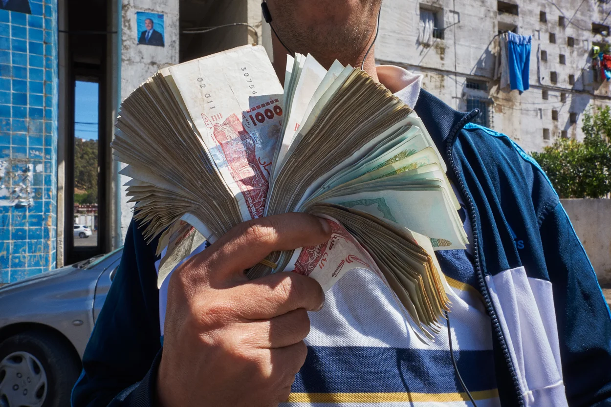  Economies d’un habitant de Climat de France, un quartier précaire situé sur les hauteurs de Bab El Oued. Avril 2014. 