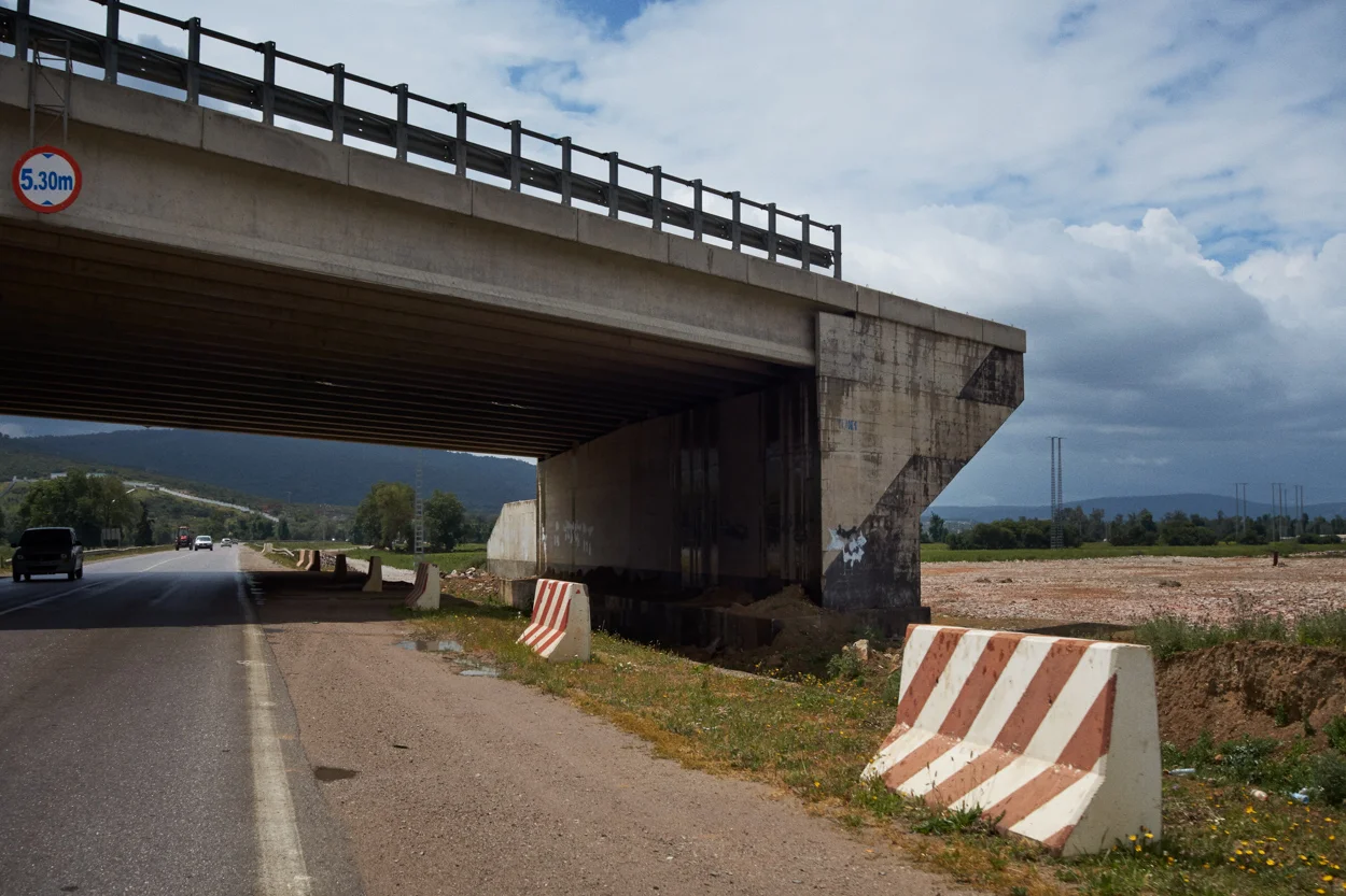  Autoroute inachevée située entre Constantine et Annaba. Mai 2014. 