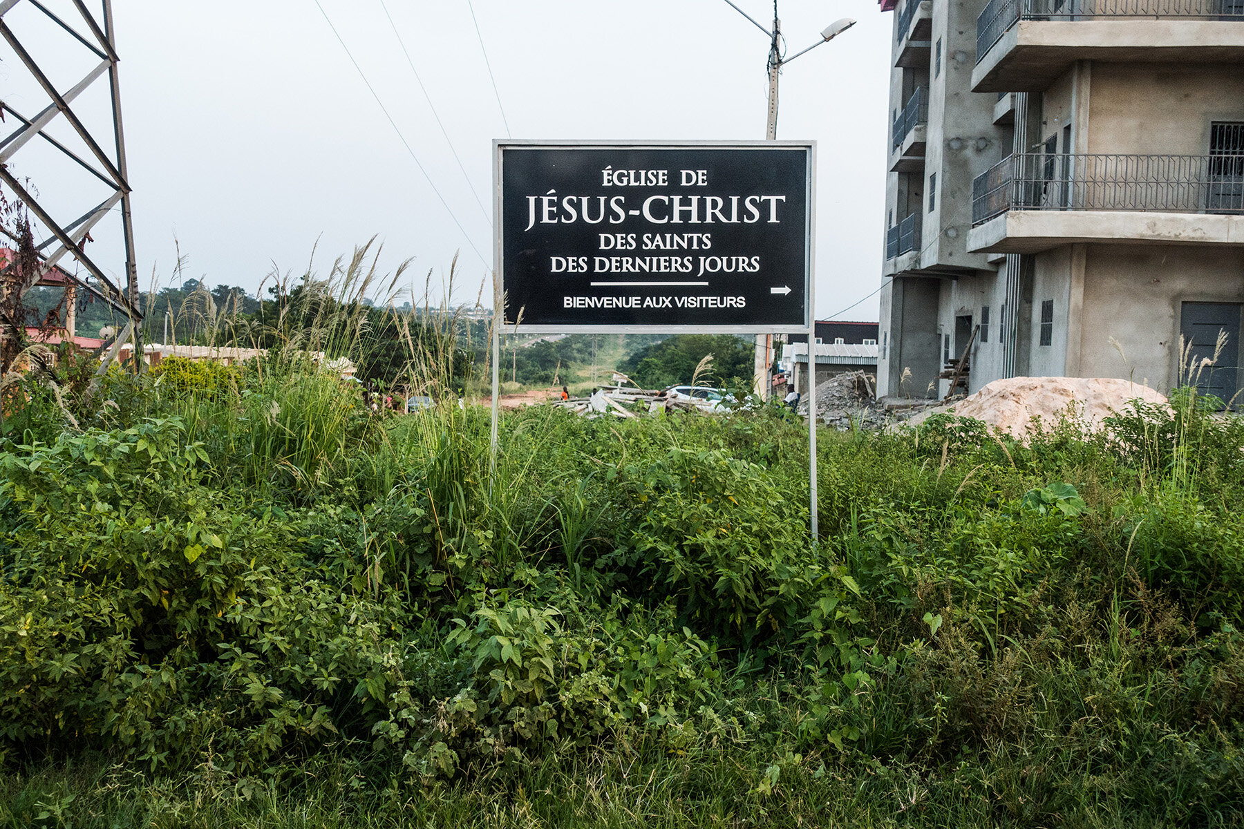  Anana, nouveau quartier de Michelle et Mira où des églises sont en construction. Octobre 2020. 