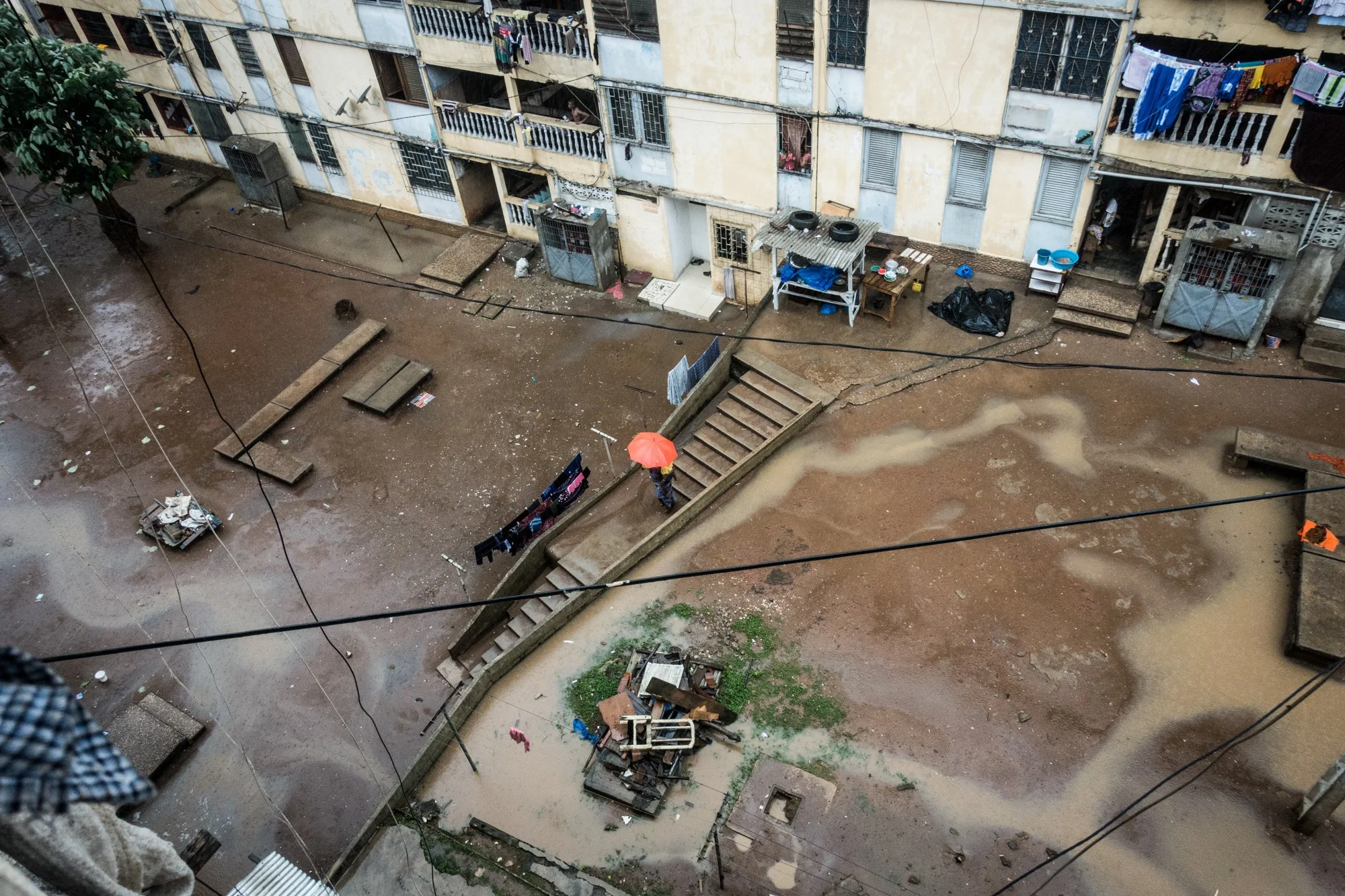  En plus de coupures de d’électricité quotidiennes, plusieurs habitations du bâtiment F-Sud des 220 logements subissent d’importantes fuites d’eau. Octobre 2020. 