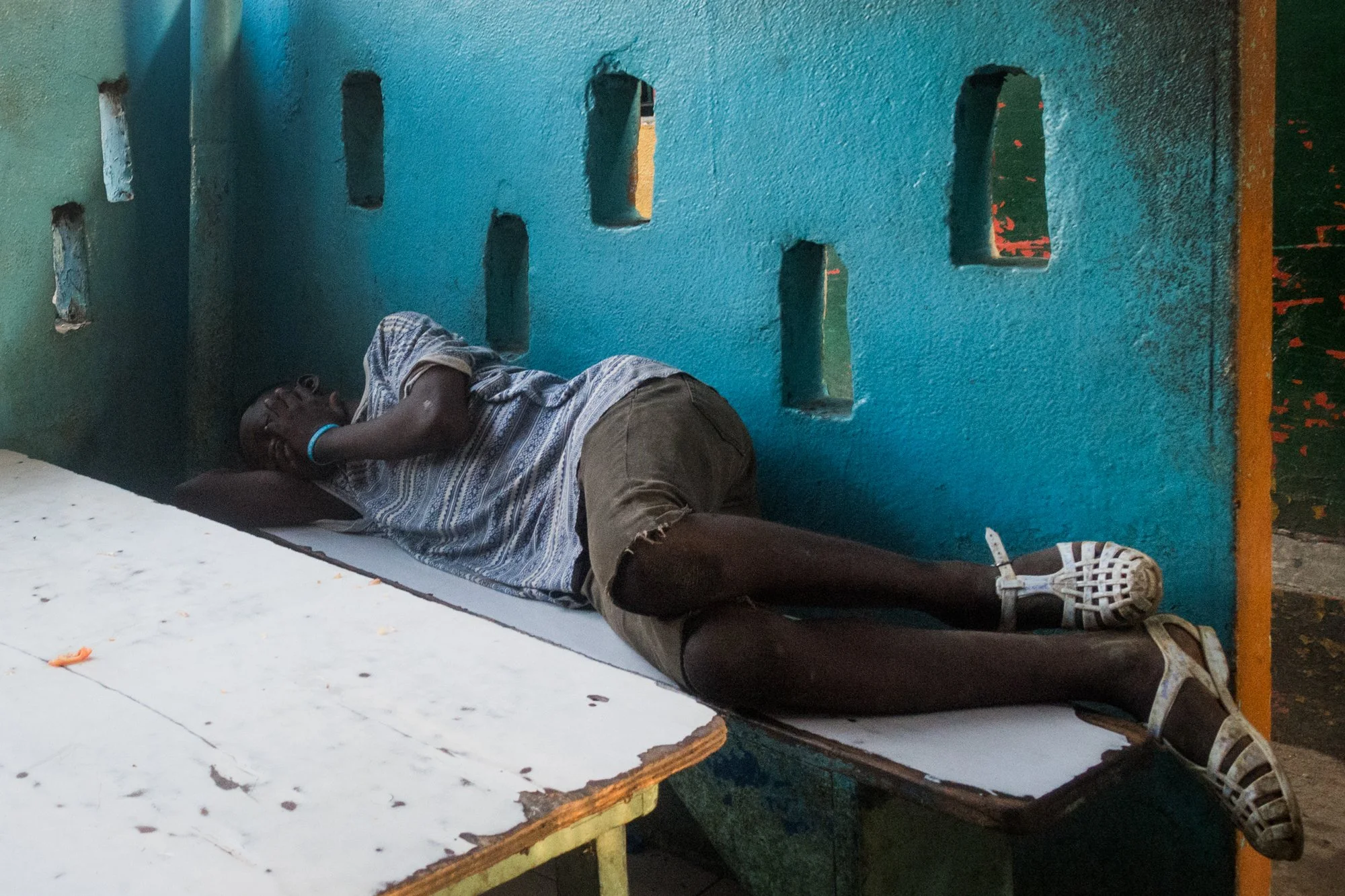  Pause ouvrière au kiosque à café d’Ousmane. Mai 2021  
