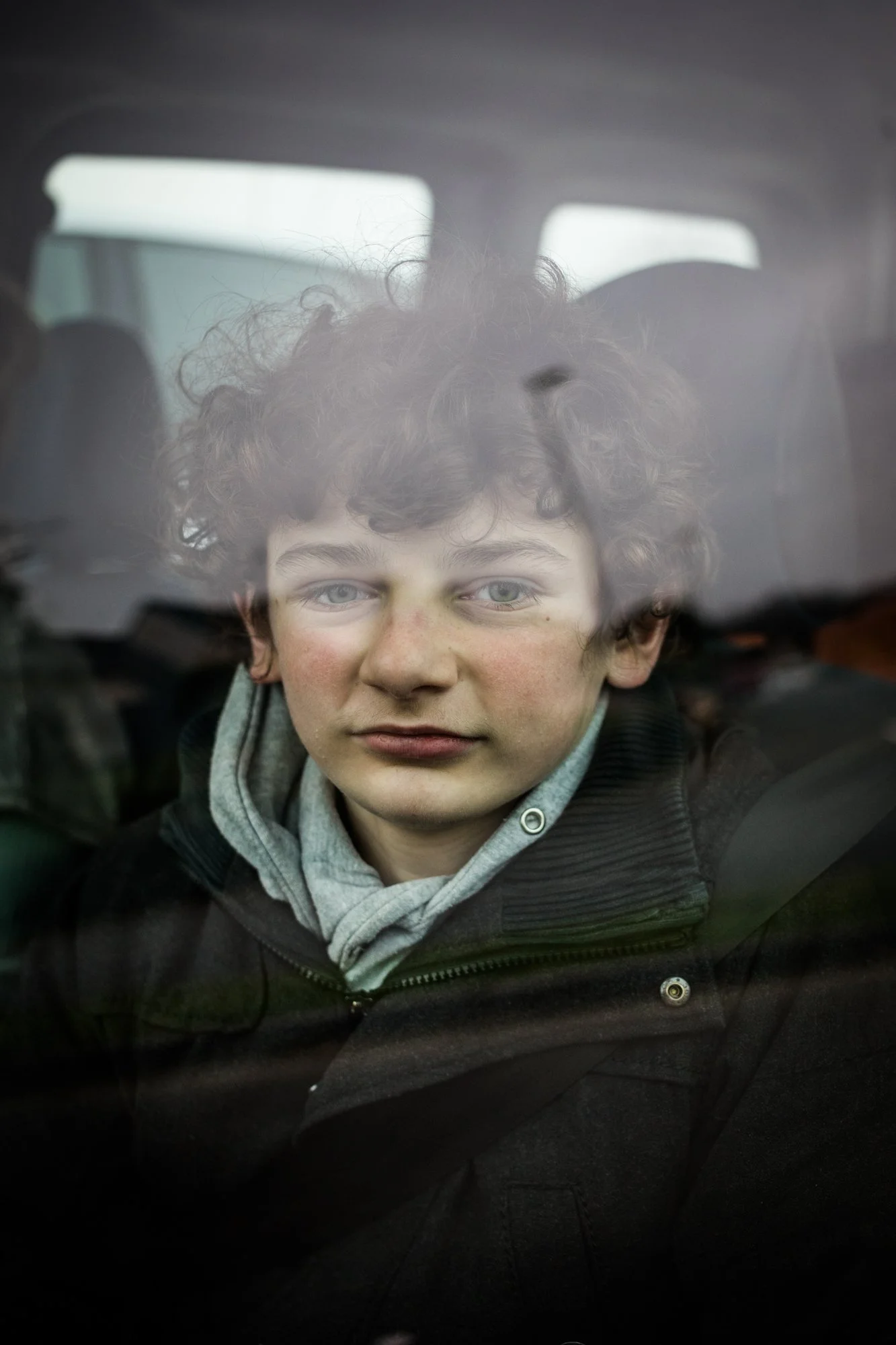  Sébastian, élève de 3 ème UPE2A au collège Albert Camus de Guingamp. Il vit à 20 km de là. Chaque jour c’est Emma, sa mère qui vient le récupérer ainsi que Zakaria, Shahd et Fatime, 3 de ses camarades qui habitent aussi à Callac. Janvier 2022. 