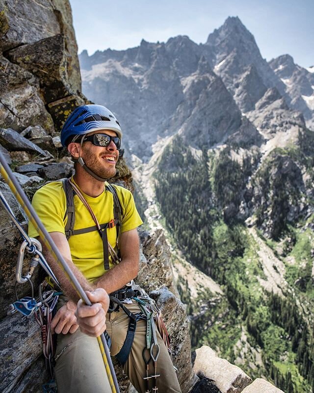 Big plans in the works for summer projects in the mountains. All smiles like @pgcooke here, taking in the valley views in the Tetons.
#themountainsarecalling #needsponsors
