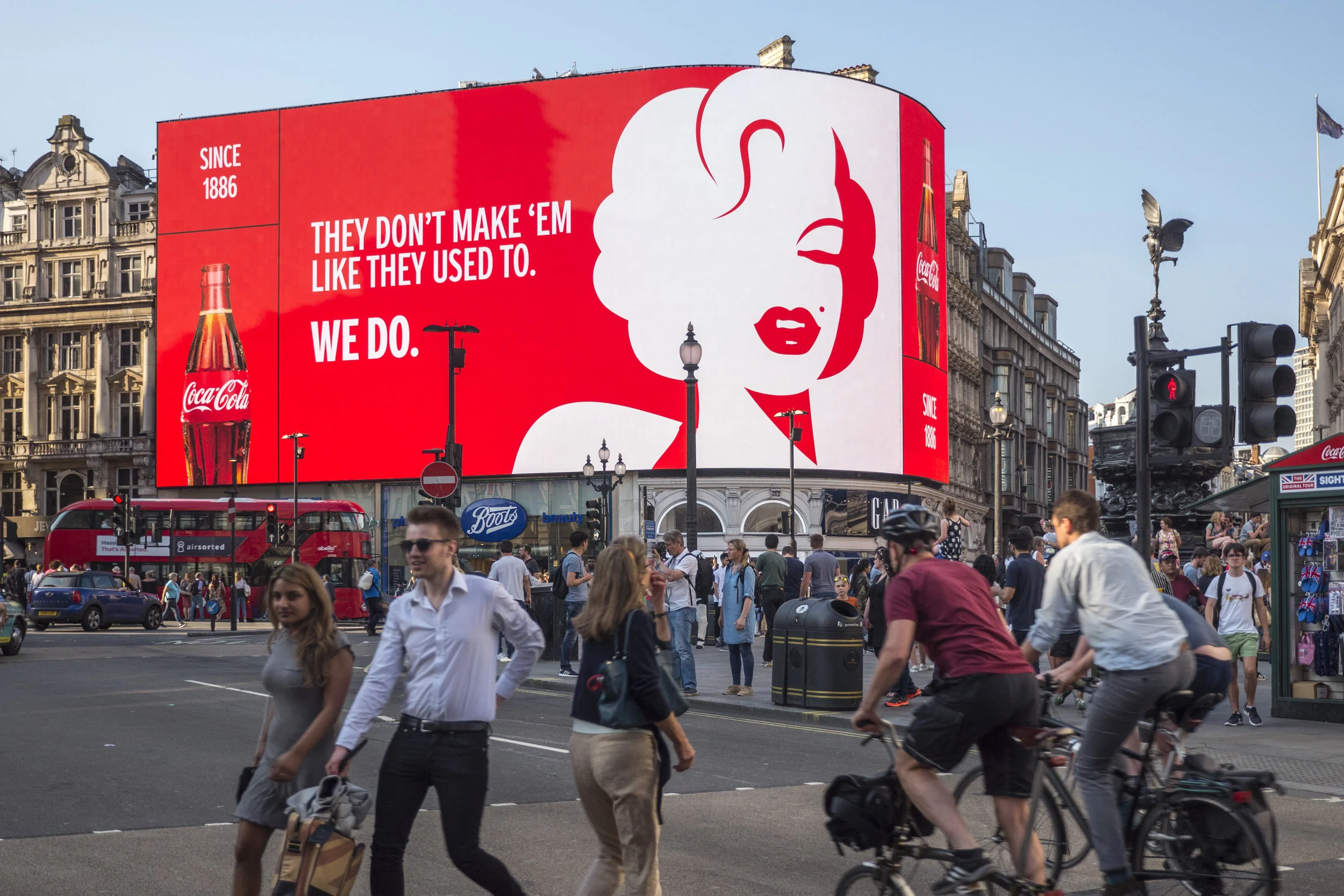 noma-bar-coca-cola-marilyn-monroe-4.jpg