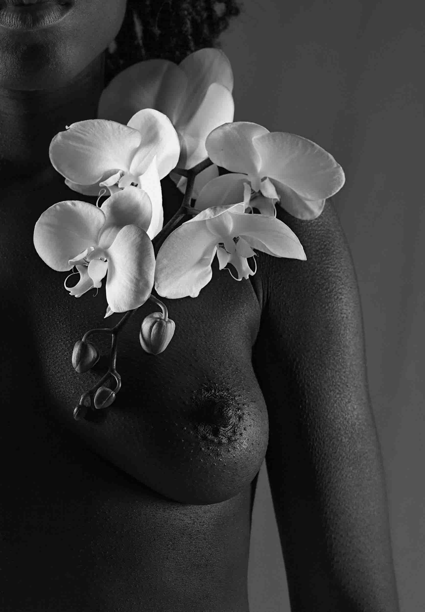Sara-Kardooni-Portrait-Toronto-Boudoir-photography-black-and-white-3.jpg