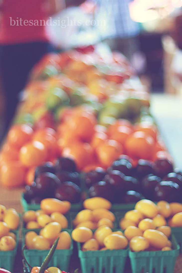 tomatoes and other veggies at the farmers market