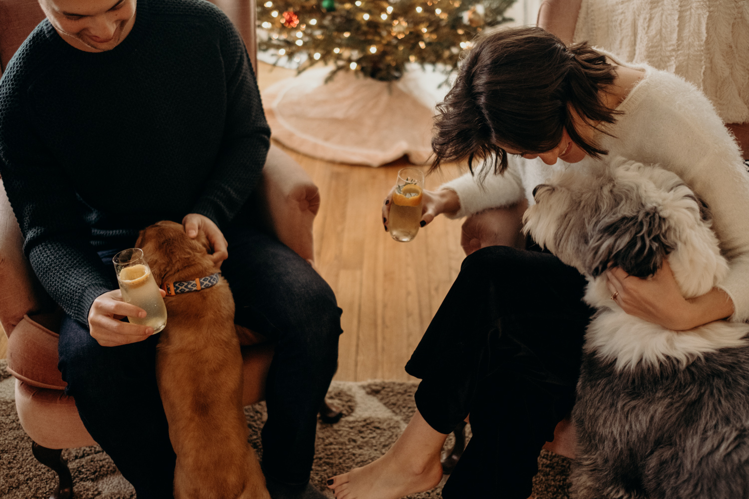 20181202_ChristmasCouplePhotographer_AliHapperPhoto_3.jpg