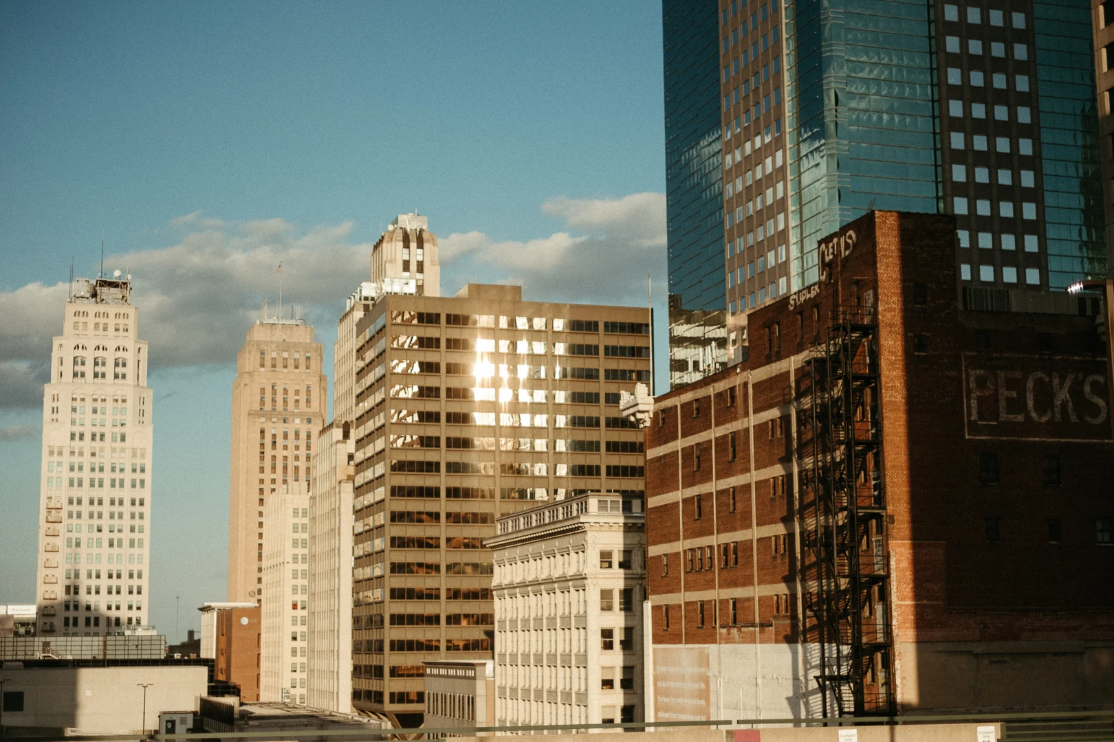 20190514_DocumentaryPhotographer_UrbanFamilySession_AliHapperPhoto_30.jpg