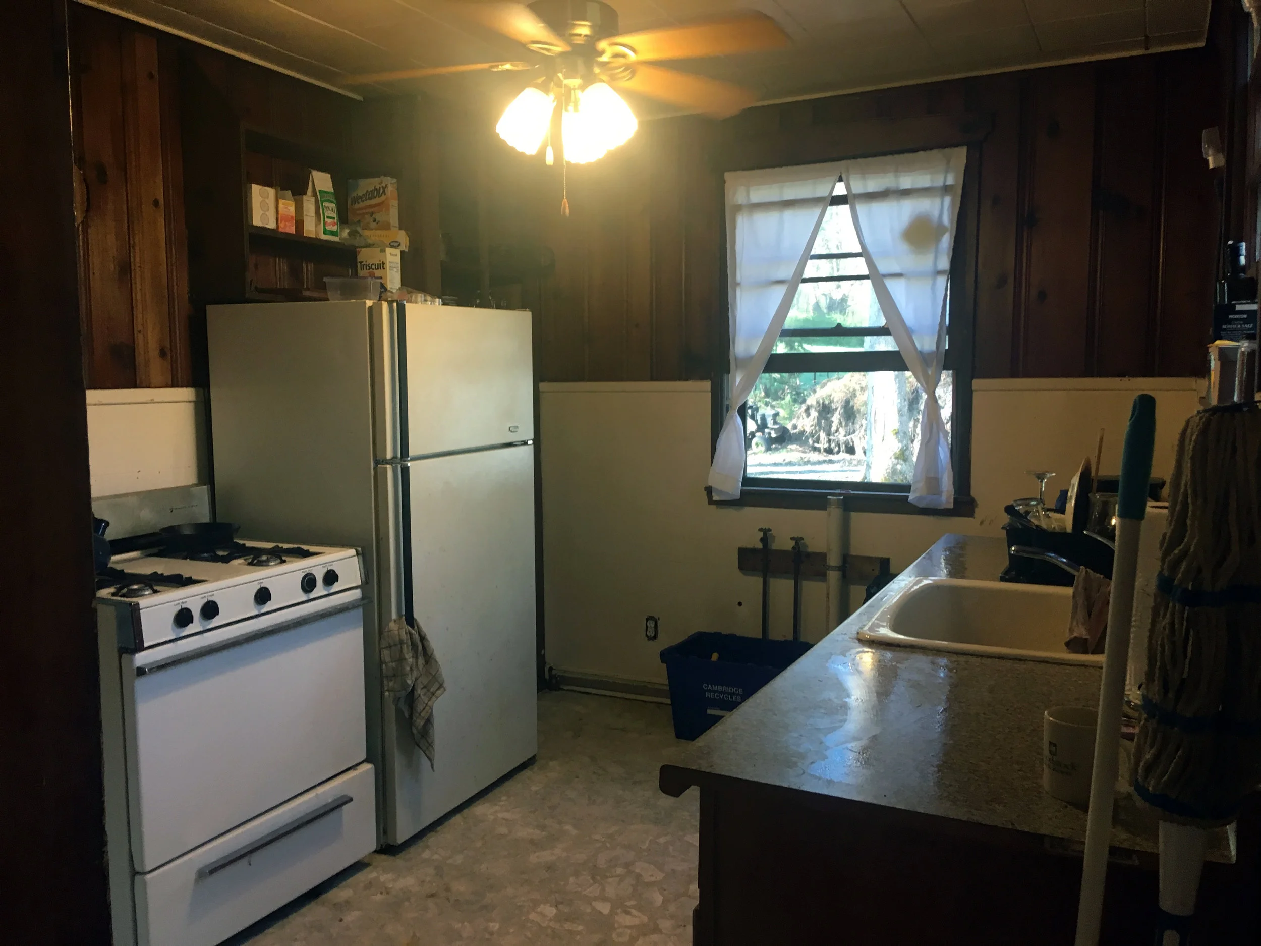 The kitchen is lightly stocked with plates, glasses, silverware and some pots & pans. Guests are expected to bring their own food, alcohol. NO DRUGS. 