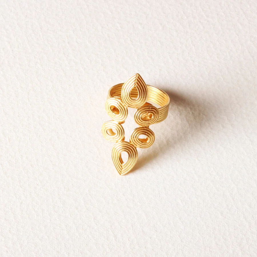 Pointed_Teardrop_Ring.jpg