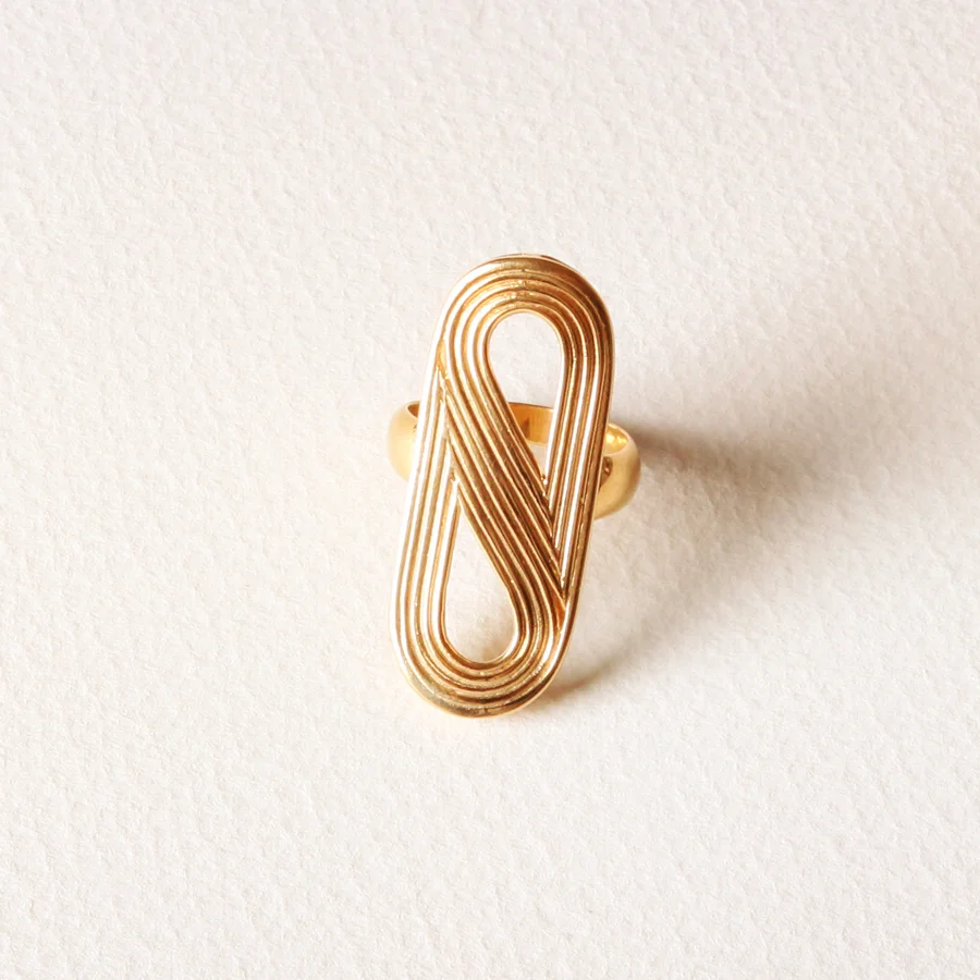 Nesting_Teardrop_Ring.jpg
