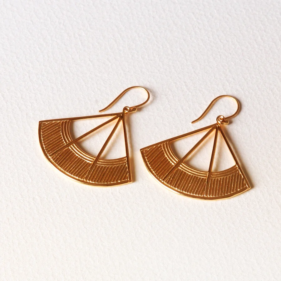 Fan_Earrings.jpg